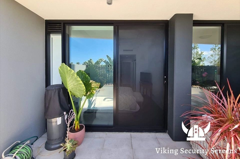 ForceField sliding door