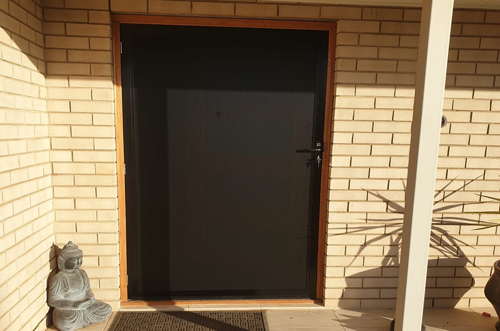 ForceField hinge door