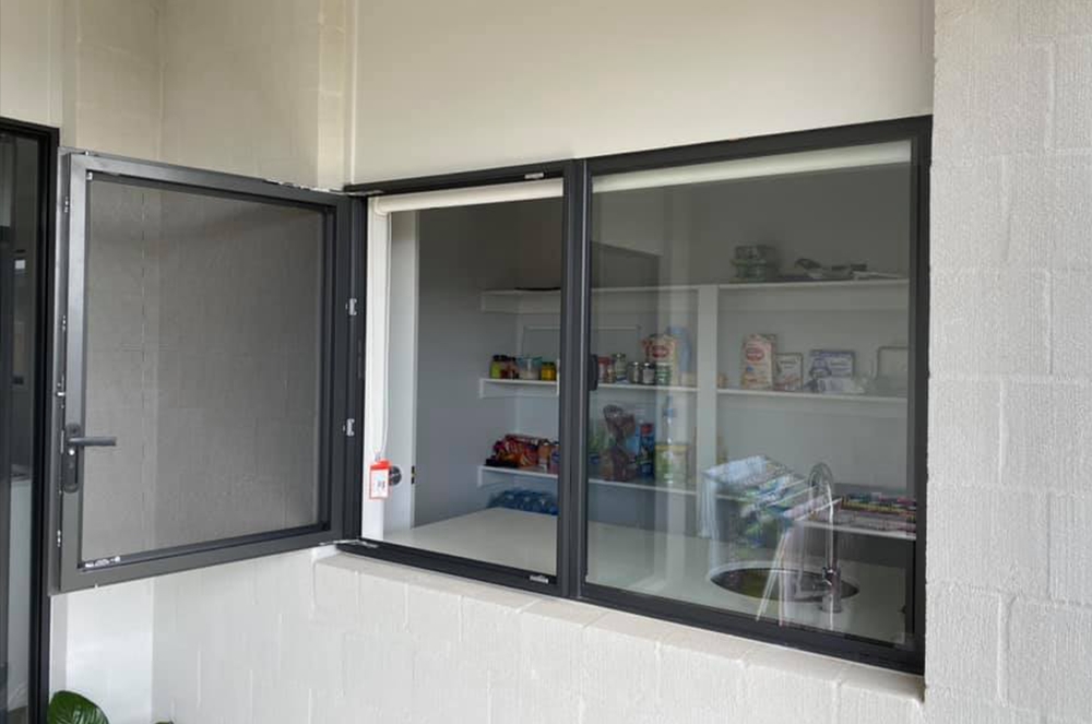 Hinge window opended