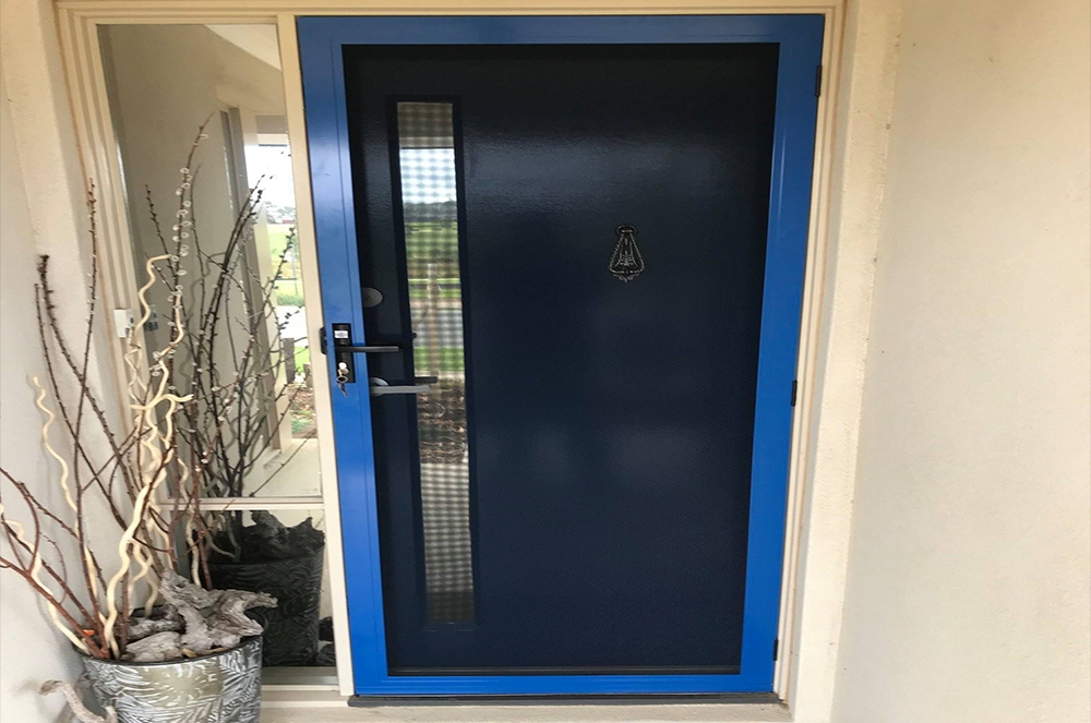 ForceField hinge door