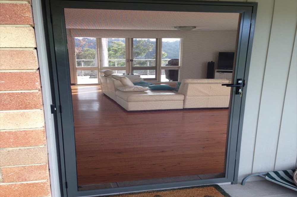 Front ForceField hinge door