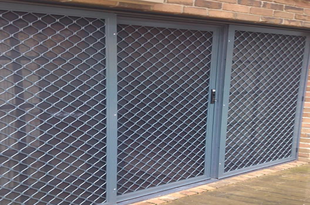 Large welded diamond sliding door