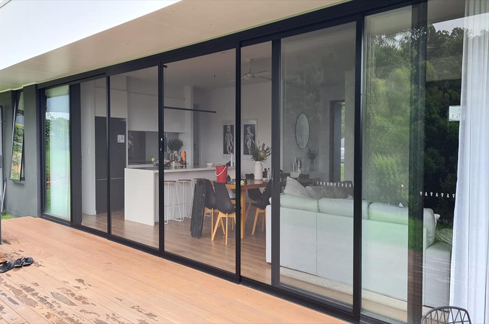 Sliding flyscreen doors