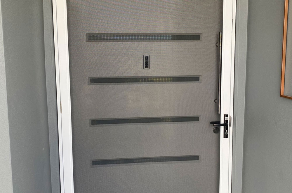 ForceField hinge door