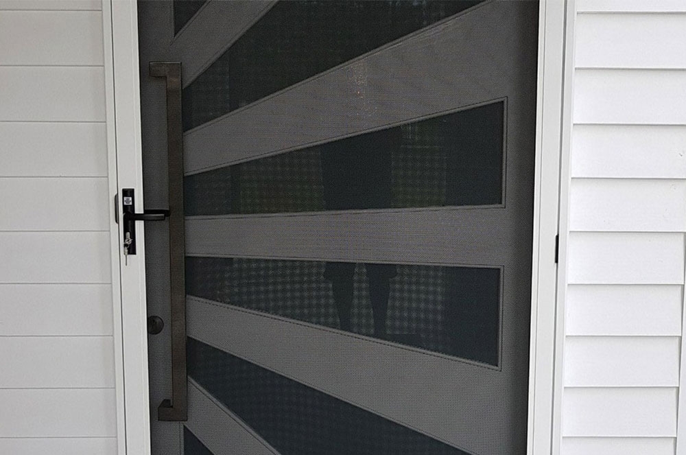 ForceField hinge door