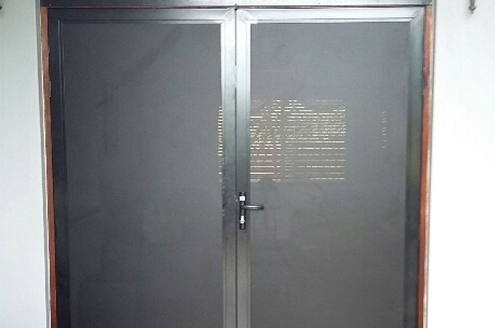 ForceField hinge doors