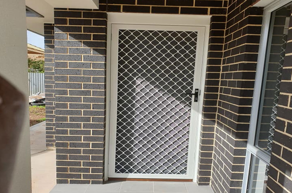 Welded Diamond hinge door